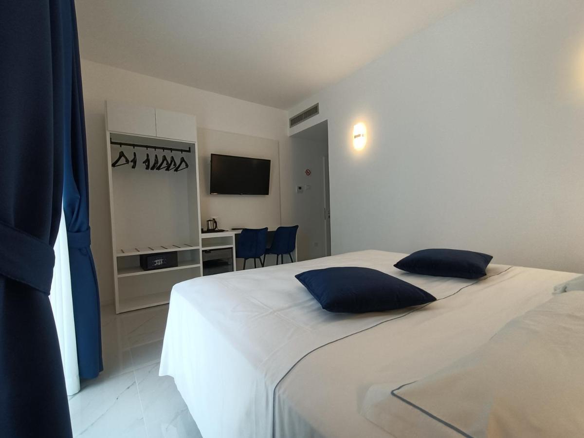 Hotel Smart Cruise 치비타베키아 외부 사진