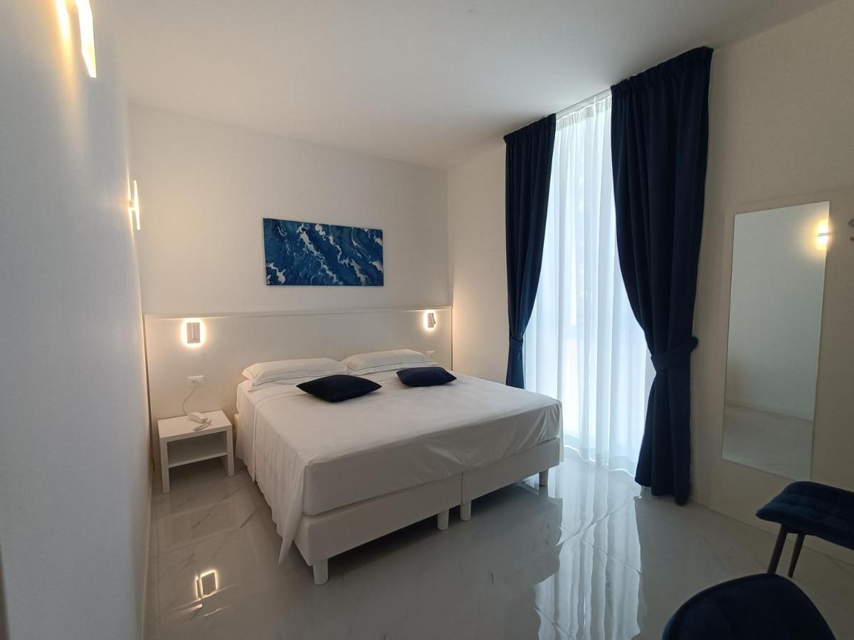 Hotel Smart Cruise 치비타베키아 외부 사진