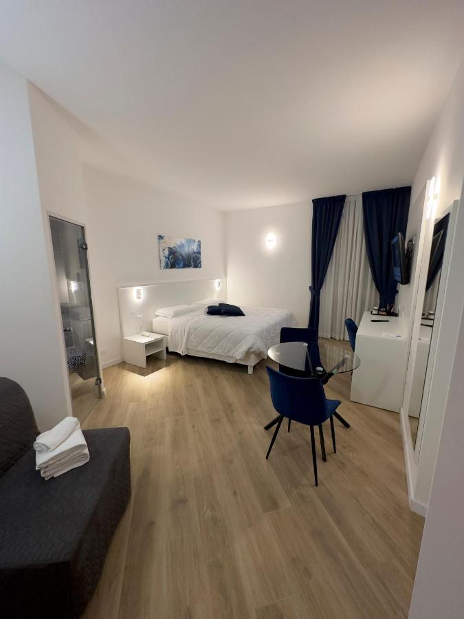 Hotel Smart Cruise 치비타베키아 외부 사진