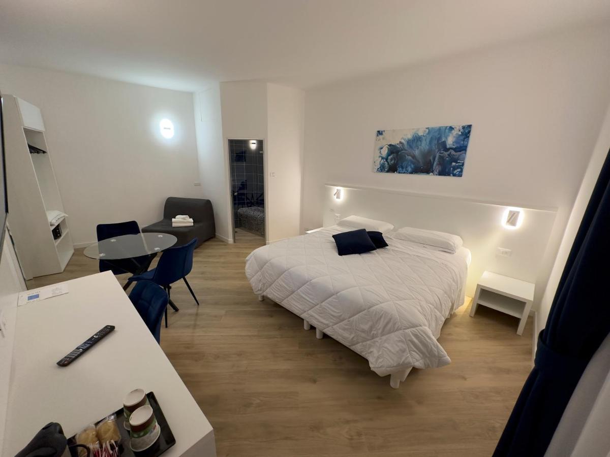 Hotel Smart Cruise 치비타베키아 외부 사진