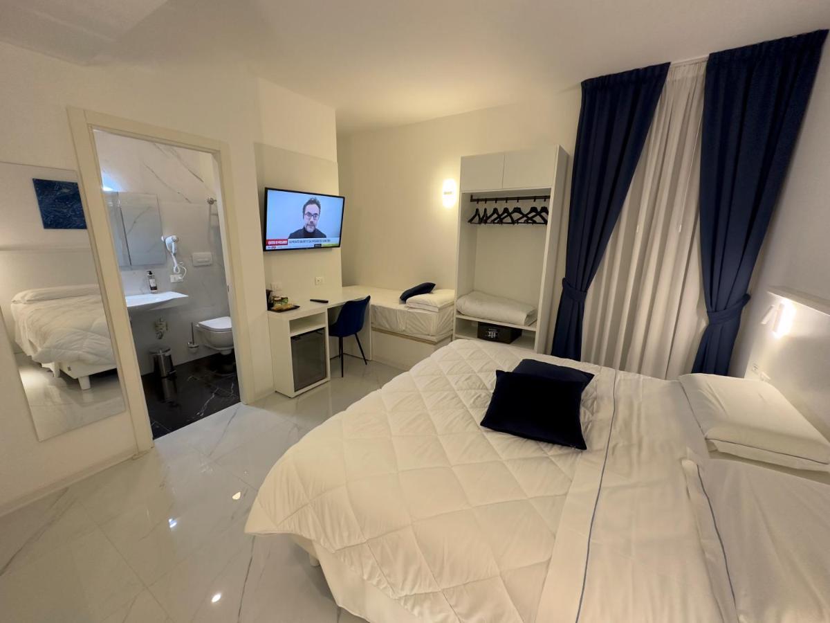 Hotel Smart Cruise 치비타베키아 외부 사진