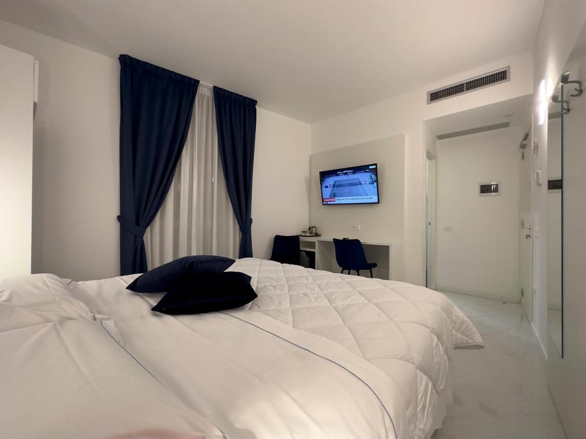 Hotel Smart Cruise 치비타베키아 외부 사진