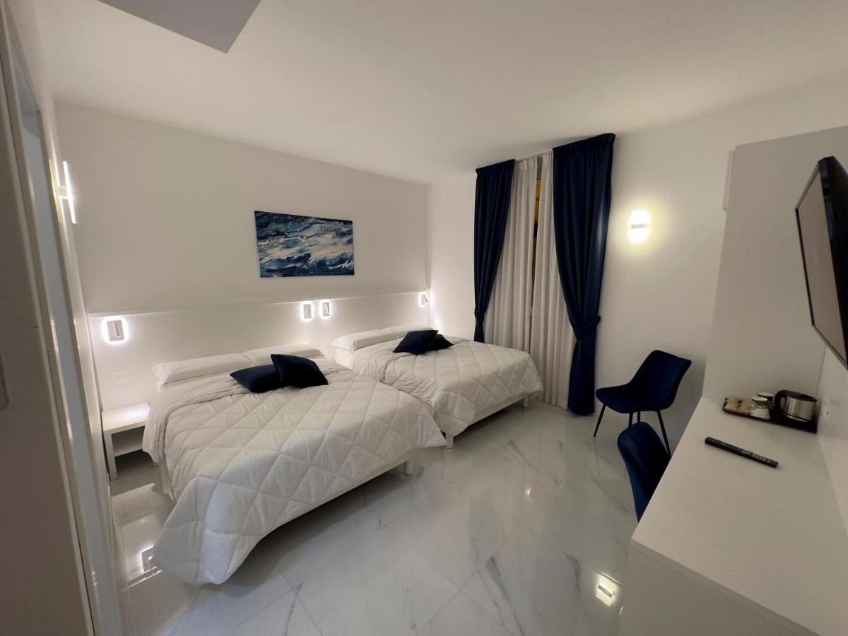 Hotel Smart Cruise 치비타베키아 외부 사진