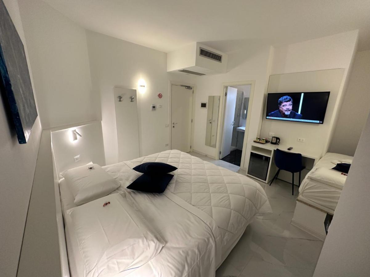 Hotel Smart Cruise 치비타베키아 외부 사진